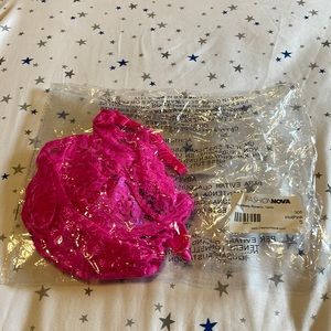 Small hot pink lingerie body suit👙 fashion nova